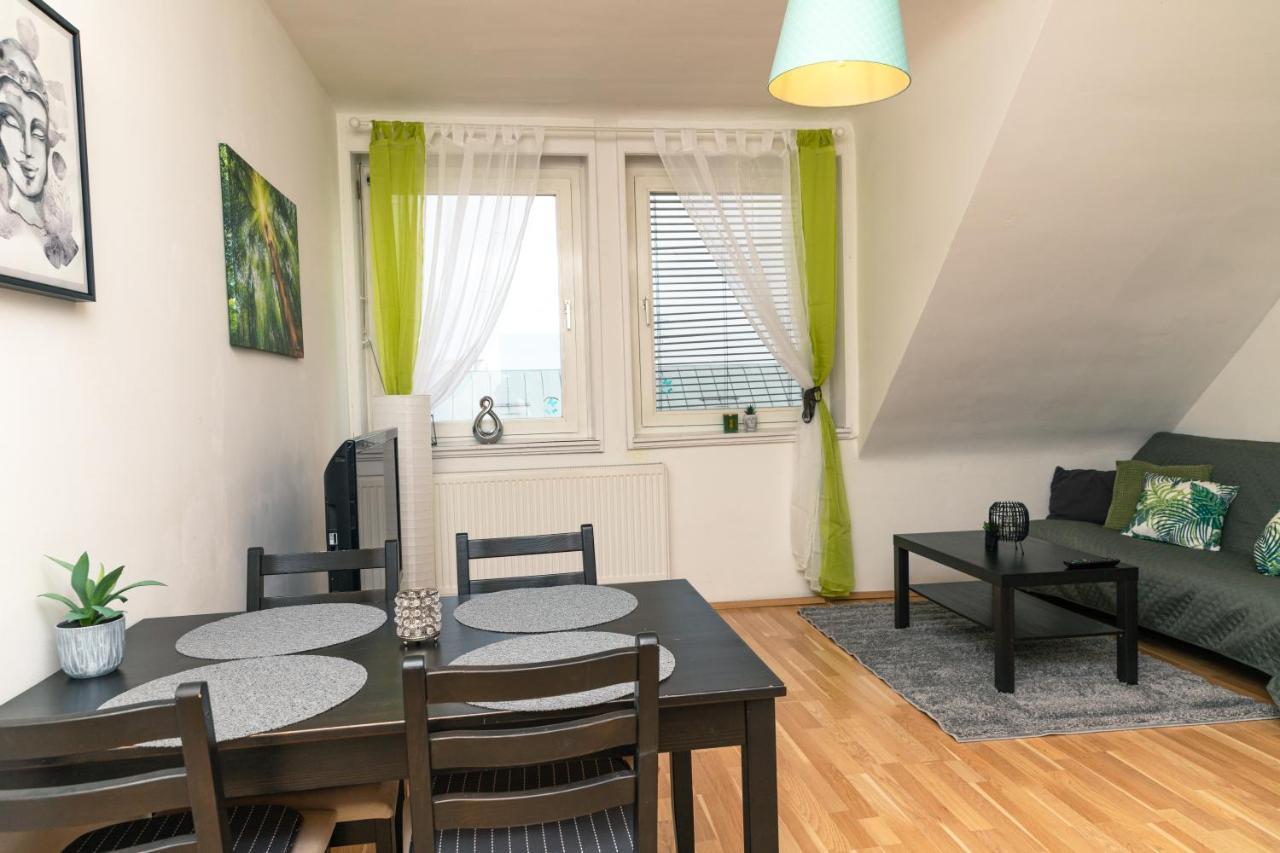 Milky Way Top Floor 2-Bedroom Apartment Air Condition Vienna Exterior photo