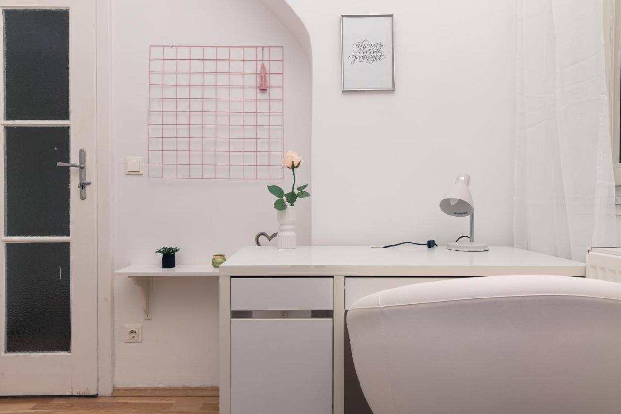 Milky Way Top Floor 2-Bedroom Apartment Air Condition Vienna Exterior photo
